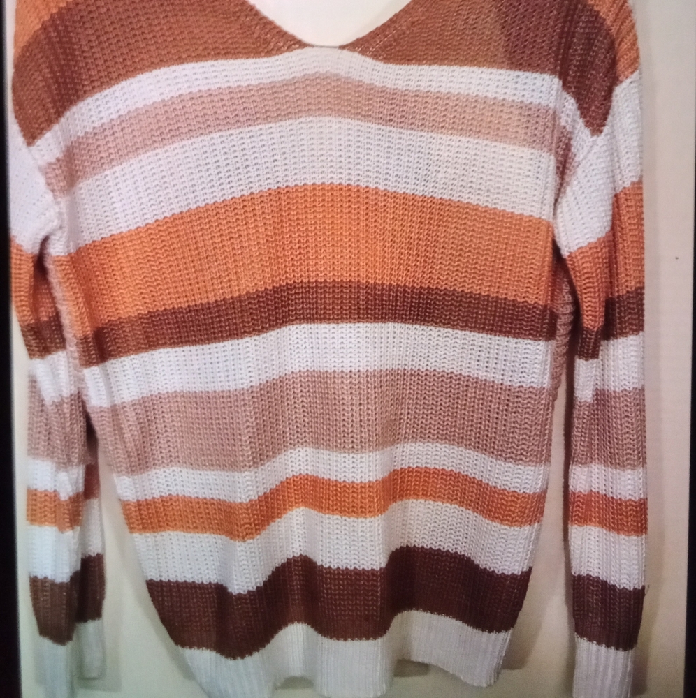 Brand NEW Love Tree sweater